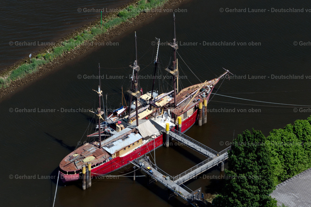 4029316 | BREMEN 01.06.2020 Segelschiff und Veranstaltungsschiff "De Liefde" am Südufer des Flusses Weser in Bremen. // Sailboat and events location "De Liefde" in Bremen in Germany. Foto: Gerhard Launer