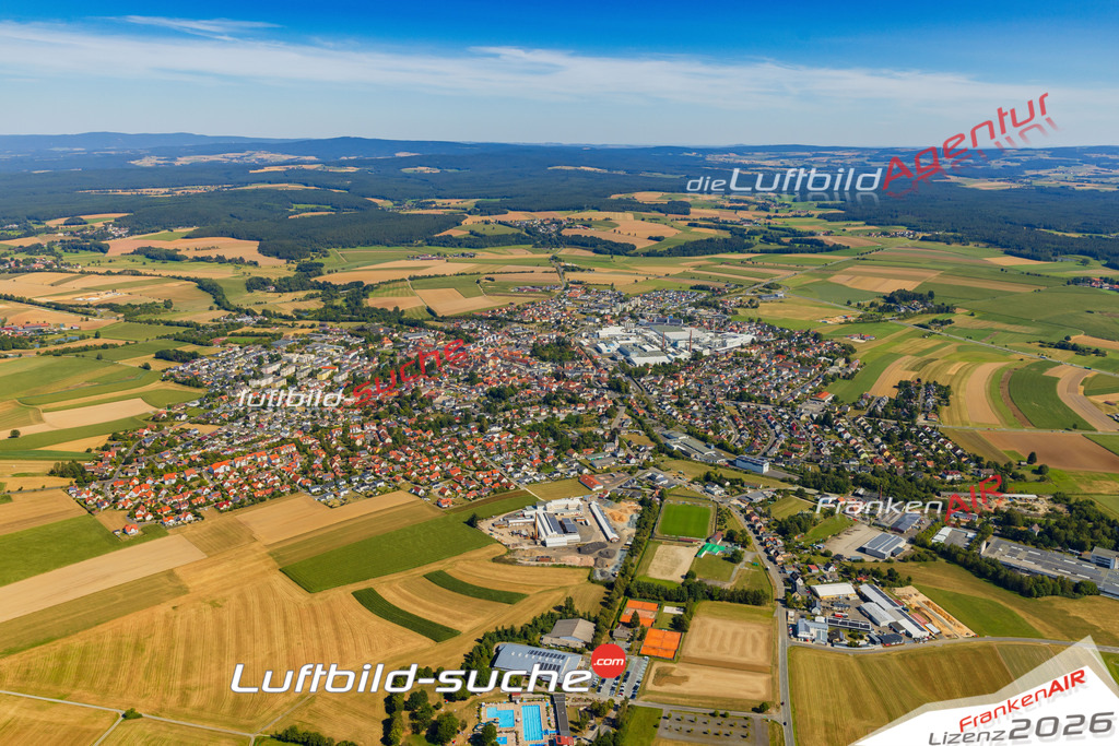 Luftaufnahme von  Mitterteich - Die Luftaufnahme wurde 2025 vom UL-Flugzeug heraus erstellt ( keine Drohne ) - Hochauflösende Luftaufnahme - für professionelle Ausdrucke geeignet. Die Geschenkidee !Mit Lizenz und Bildrechte bestellbar