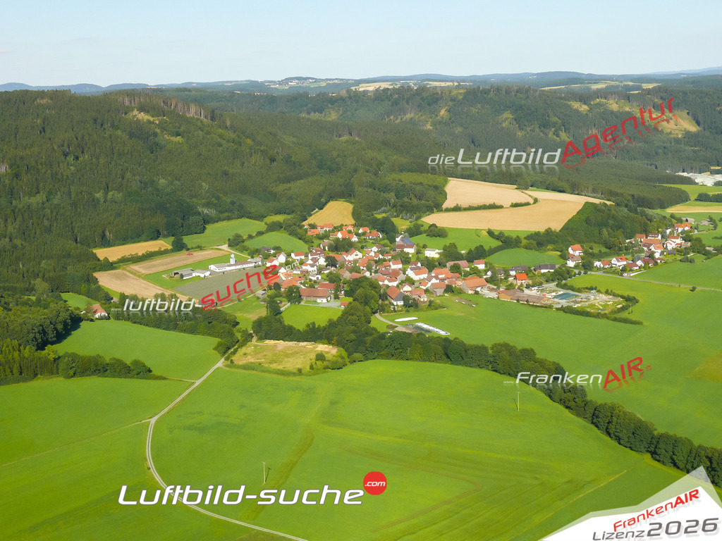 Die Luftaufnahme Losau - Rugendorf wurde vom UL-Flugzeug (keine Drohne) aus fotografiert.Hohe Druck- Auflösung-die Geschenkidee!