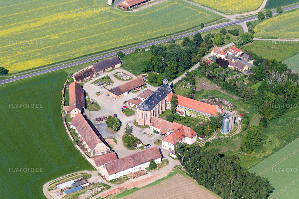 Luftbild: St. Johannes der Täufer Mariaburghausen im Ortsteil Mariaburghausen in Haßfurt im Bundesland Bayern in Deutschland. – Foto: IMG_099883.jpg vom 25.05.2017 durch Werner Riehm/FLY-FOTO.de – Auflösung des Originals: 5018 x 3345 px – Pfarrei St. Kilian Haßfurt | Nachrichten, Informationen und Termine der kath. Pfarrei St. Kilian Haßfurt