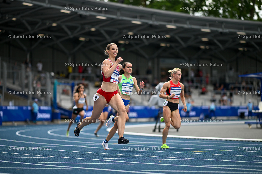 KP1_7102_1 | z21.07.2025, xkaix, Leichtathletik, FISU World University Games 2025 v.l. Evelina Krakope (Lettland) - Realisiert mit Pictrs.com