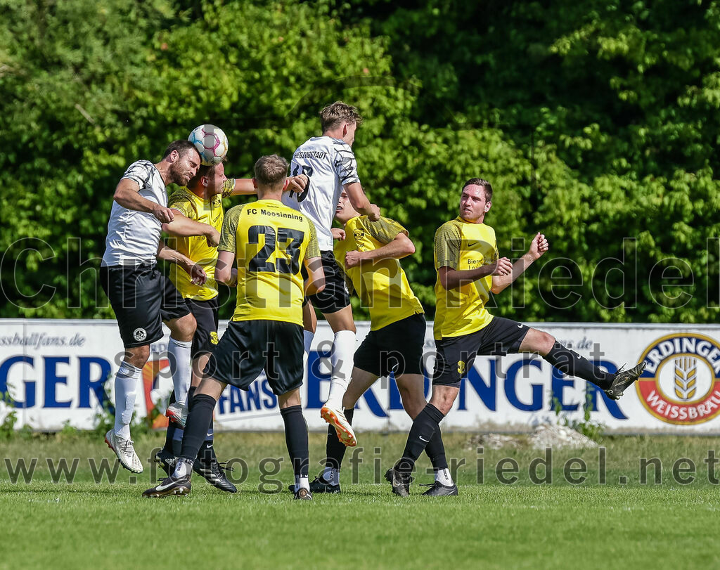 2023-07-09_088_FC_Moosinning_II_gegen_FC_Herzogstadt | Moosinning, Deutschland, 09.07.2023:
Fußball, Kreisliga 2023 / 2024, Testspiel, FC Moosinning II gegen FC Herzogstadt, Endergebnis: 2:1

Foto: Christian Riedel / fotografie-riedel.net