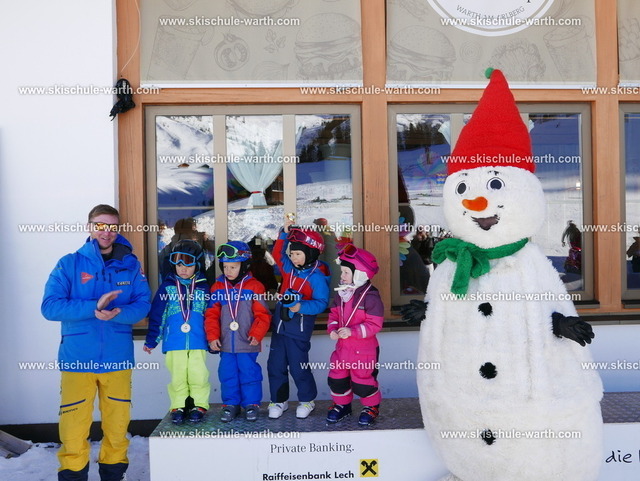 Gruppe Elias | Photos von der Skischule Warth - Realisiert mit Pictrs.com