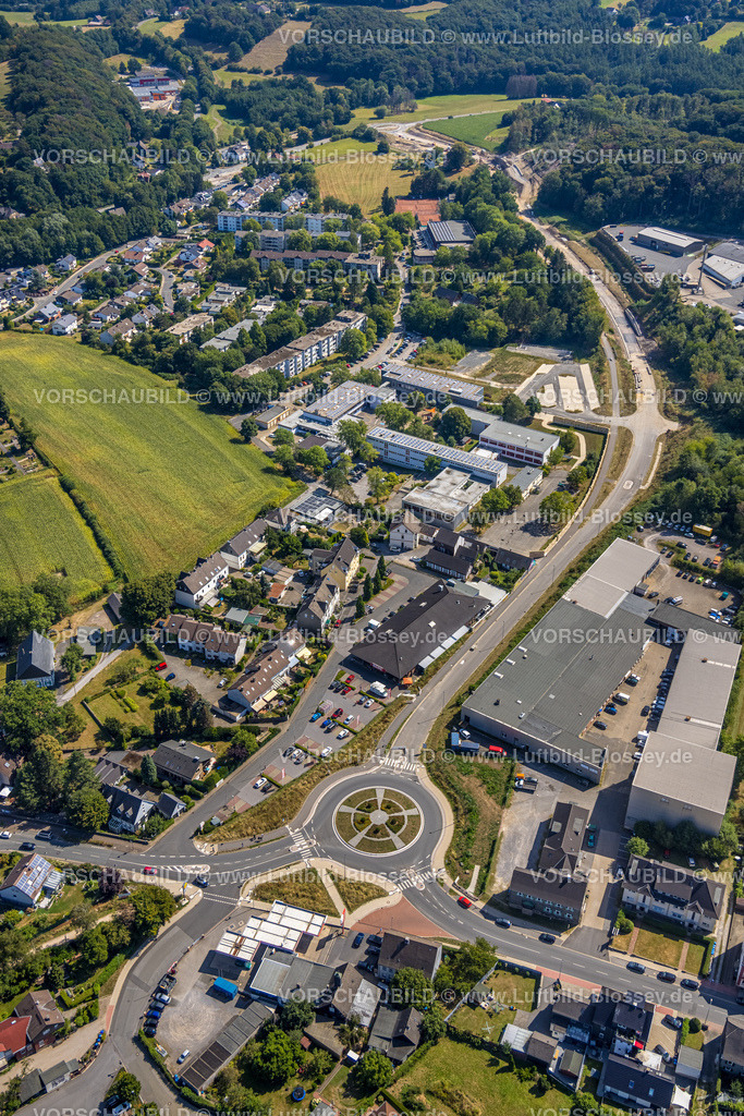 Sprockhoevel220808104 | Luftbild, Neuer Kreisverkehr Hauptstraße, neue Umgehungsstraße L70n Glückauf-Trasse, Niedersprockhövel, Sprockhövel, Ruhrgebiet, Nordrhein-Westfalen, Deutschland