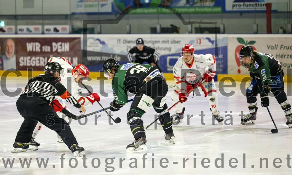2023-03-19_014_TSV_Erding_gegen_TEV_Miesbach | Erding, Deutschland, 19.03.2023:
Eishockey, Bayernliga Playoffs 2022 / 2023, Halbfinale, TSV Erding gegen TEV Miesbach, Endergebnis: 

Bohumil Slavicek (TEV Miesbach, #91), Thomas Plihal (Erding Gladiators, #39), Michael Grabmaier (TEV Miesbach, #10), Michael Franz (Erding Gladiators, #13)

Foto: Christian Riedel / fotografie-riedel.net
