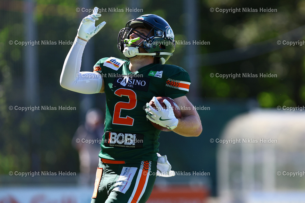NH_KielBalticHurricanes_DüsseldorfPanther_GFL_23082025 | #2 Chandler Smith (Kiel Baltic Hurricanes) bejubelt seinen Touchdown.Football I Herren I Erima German Football League Nord I Saison 2025 I 16. Spieltag I Kiel Baltic Hurruicanes - Düsseldorf Panther I 23.08.2025 I Kilia-Sportplätze
