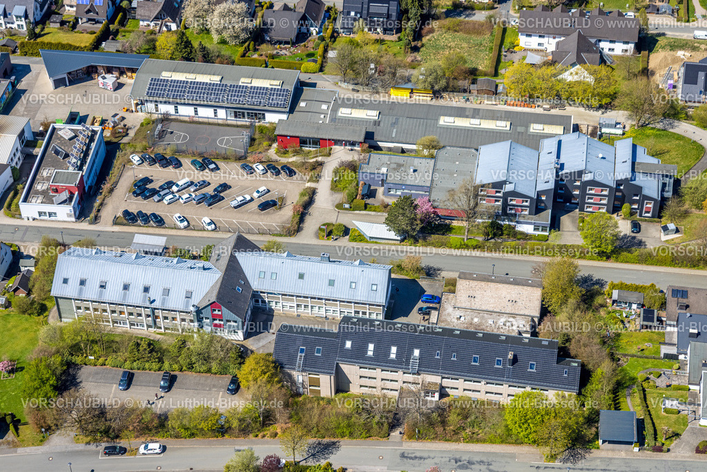 Eslohe260403726 | Luftbild, Bildungszentrum des westfälischen Dachdeckerhandwerks, Dachdecker Berufsfachschule, Lorenz-Burmann-Schule, Eslohe, Sauerland, Nordrhein-Westfalen, Deutschland