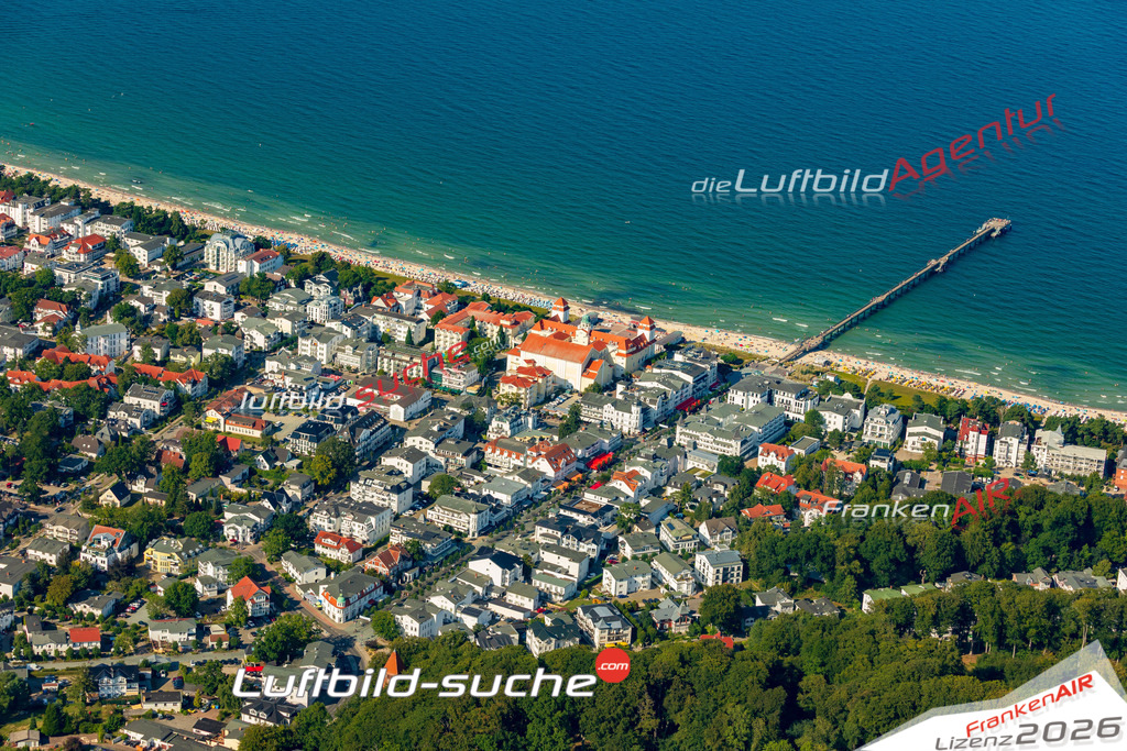 Neue Luftbildaufnahme der Stadt Binz - Das Luftbild wurde 2025 vom UL-Flugzeug heraus erstellt ( keine Drohnenaufnahme ) - Hochauflösende Luftaufnahme - für Wandbilder und großformatige Ausdrucke geeignet. Das besondere Geschenk!Hier alle&nbsp;Infos zur Lizenzierung der LuftaufnahmeWir fliegen auch dieses Jahr wieder in Ihre Region um Luftbilder zu erstellen.- Luftbild anfragen