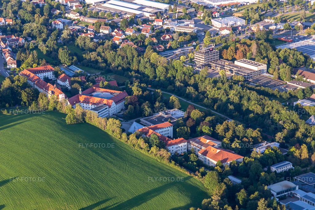 Luftbild: Klinik für Neurologie im Ortsteil Rottenmünster in Rottweil im Bundesland Baden-Württemberg in Deutschland. Foto: IMG_128716.jpg vom 27.08.2021 durch Werner Riehm/FLY-FOTO.de