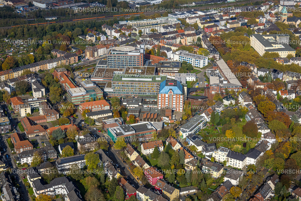 Bochum241016344 | Luftbild, Bergmannsheil Klinik Krankenhaus mit Hubschrauberlandeplatz auf dem Dach, Wiemelhausen, Bochum, Ruhrgebiet, Nordrhein-Westfalen, Deutschland