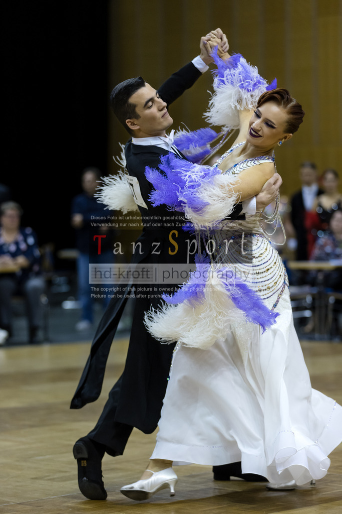 20241102_DC_HGR_Std_08431 | Tanzsportbilder, Standardtanz, Lateintanz, WDSF, DTV, LTVB, dancecomp, goc, hessen tanzt, blaues band der spree, walzer, tango, wiener walzer, slowfox, quickstepp, samba, rumba, cha-cha-cha, paso doble. jive, hd-kroft photography, turniertanzsport