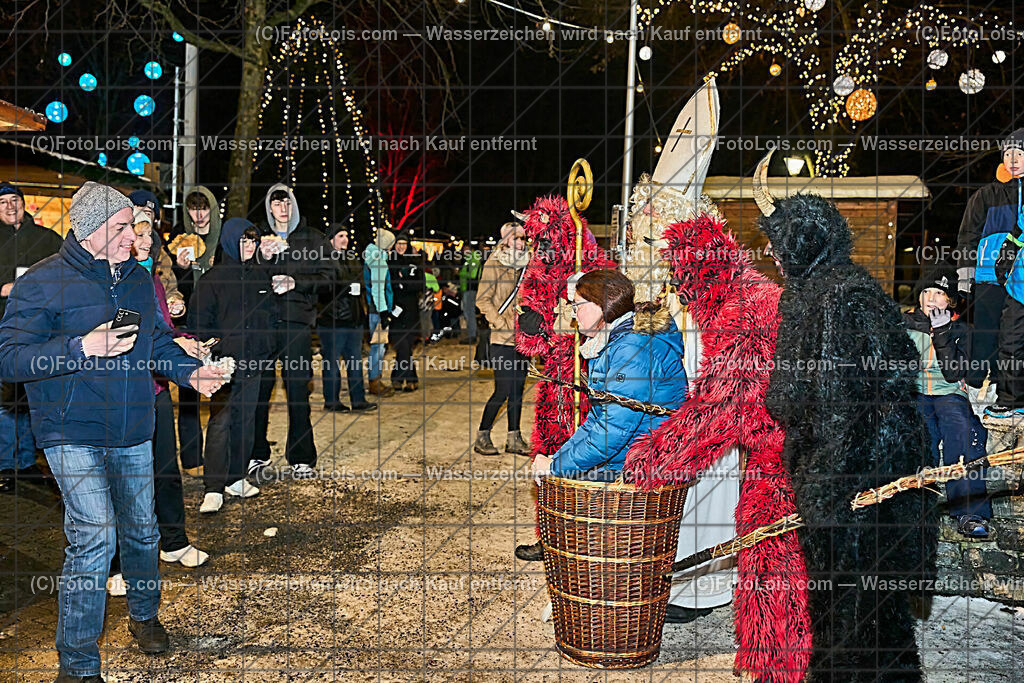 ALP4969_Wieselburger Advent_NikolausAbend | (C)FotoLois.com, Alois Spandl, WIESELBURGER ADVENT, der Nikolaus kommt zu den Kindern und bringt Geschenke, Fr 8. Dez. 2023.