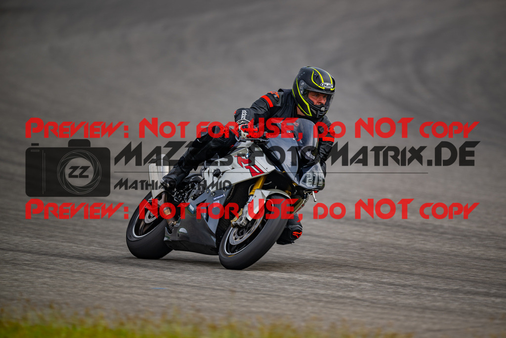 MaZZes_FotoMatrix_240702_6007705_2-205 | GELB