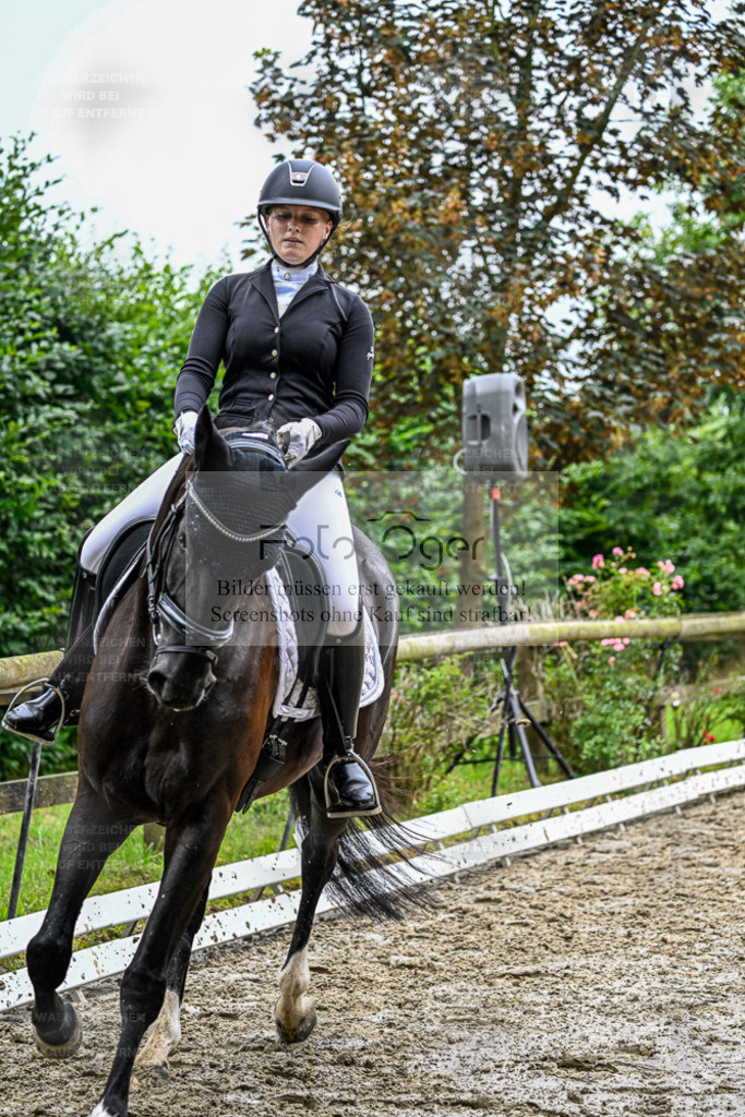 Bissendorfer Reitertage | Entdecke hochwertige Reitturnierfotos von Foto Oger. Professionell, emotional und authentisch – jetzt Lieblingsmomente im Shop bestellen. - Realisiert mit Pictrs.com