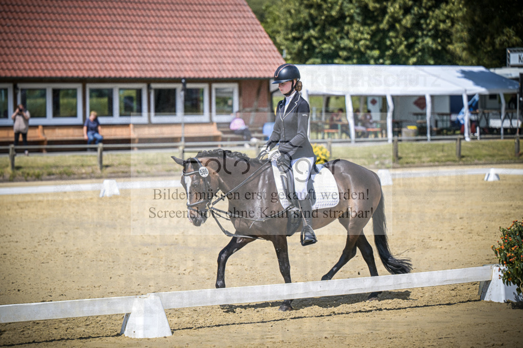 DOS_5765 | Entdecke hochwertige Reitturnierfotos von Foto Oger. Professionell, emotional und authentisch – jetzt Lieblingsmomente im Shop bestellen.Deutschlandweite Turnierfotografie. - Realisiert mit Pictrs.com