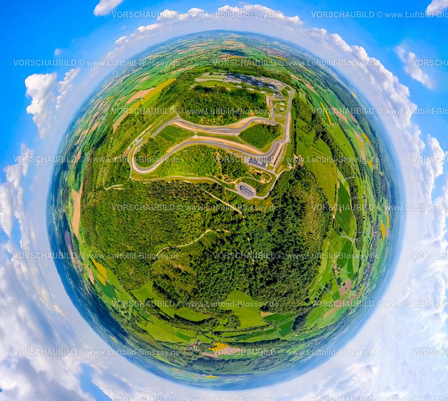 BadDriburg240590461BilsterBerg | Luftbild, Bilster Berg Rennstrecke, Teststrecke und Präsentationsstrecke, parkähnlich angelegtes Gelände mit Fahrerlager und Offroad-Parcours, Erdkugel, Fisheye Aufnahme, Fischaugen Aufnahme, 360 Grad Aufnahme, tiny world, little planet, fisheye Bild, Pömbsen, Bad Driburg, Ostwestfalen, Nordrhein-Westfalen, Deutschland