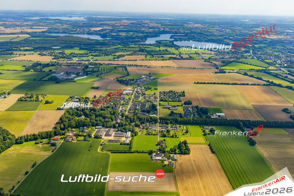 Klassische Luftaufnahme ohne Drohne zeigt:Schönböken bei Ruhwinkel - Die Luftbildaufnahme wurde 2025 vom UL-Flugzeug heraus erstellt ( keine Drohnenaufnahme ) - Hochauflösende Luftaufnahme -Nicht vergleichbar mit Google Maps oder Satelittenbilder- Die Geschenkidee !Mit Lizenz und Bildrechte bestellbar