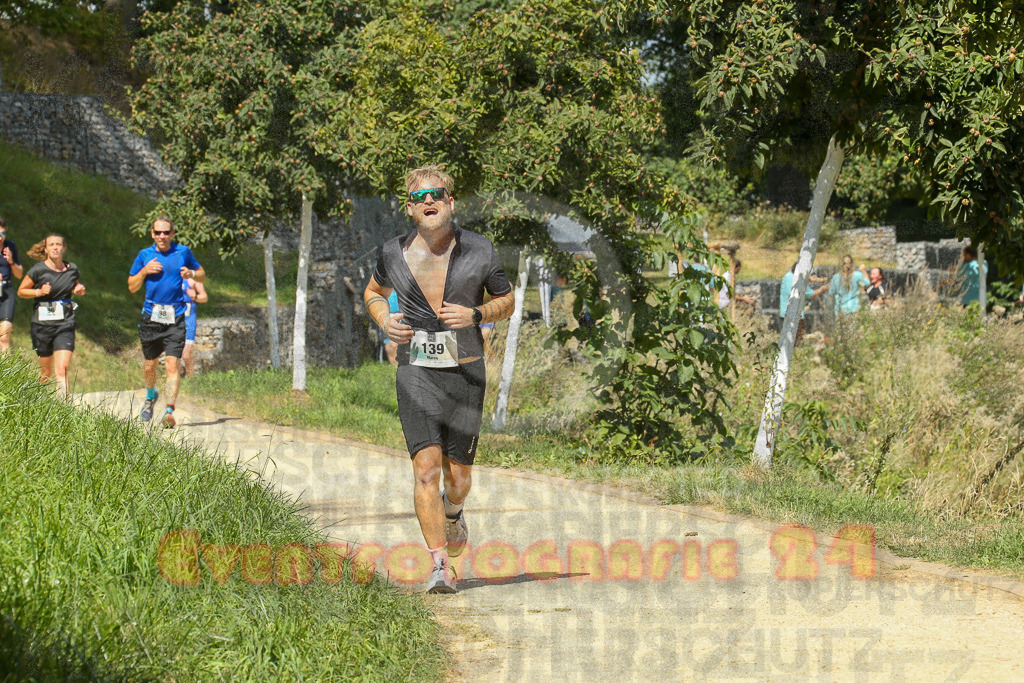 250824_1238_EX1_0008 | Sportfotografie im Rhein-Sieg Kreis, Köln, Bonn, NRW, Rheinland Pfalz, Hessen, etc. Unser Tätigkeitsfeld umfasst den Laufsport vom Volkslauf über den Marathon, Duathlon, Triathon bis zum Ultralauf wie Kölnpfad Ultra oder Schindertrail.