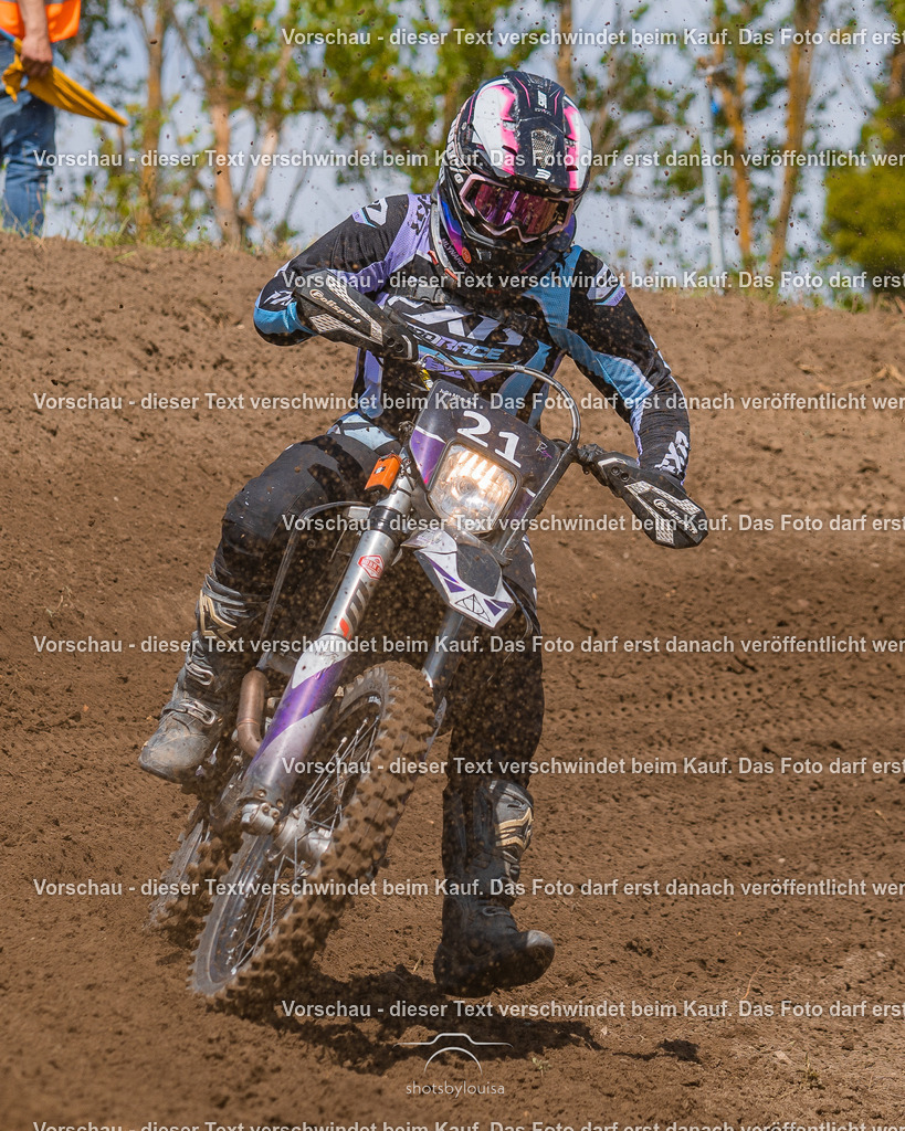 07_05_BernauerSchleife-6542 | Sportfotografin aus Berlin-Brandenburg mit Fokus auf Motocross. Ich halte deine sportliche Leistung und echte Emotionen auf und neben der Strecke professionell fest. Entdecke die Fotos von deinem Rennen und bestelle sie direkt hier im Shop.