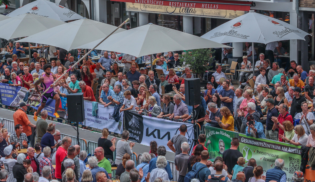 top-top.de-250828-217 | Foto, Video, Fotografie, Videografie, Fotobox, DJ, Discjockey, Musik, Musikbox, Veranstaltung, Photobooth, Amazon, Ebay, Buchtipp, Bestseller, Autor, Verlag, Buch, Wesel, Hamminkeln, NRW, Dinslaken, Rees, Drohne, Hochzeit, Party, Fotobox, Wesel, Fotograf