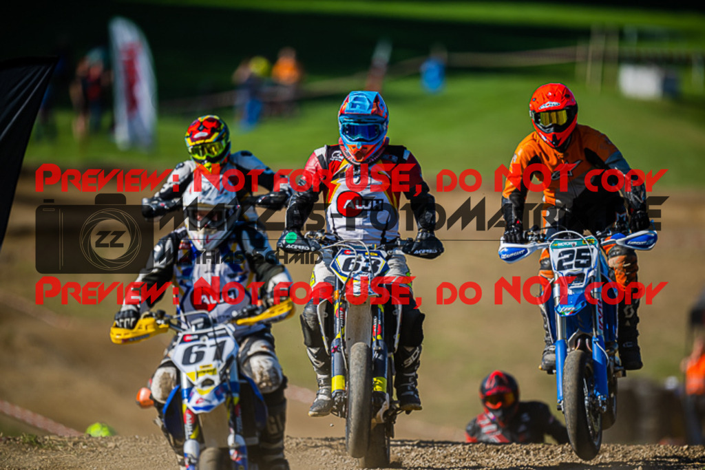 MaZZes_FotoMatrix_220904_6737 | UE40