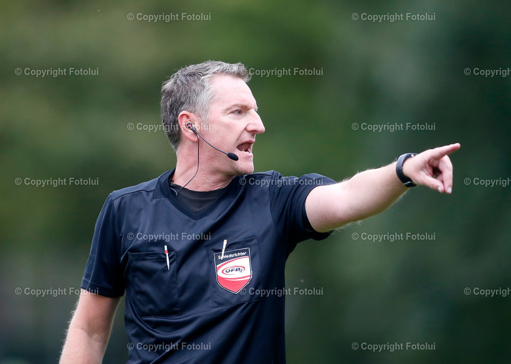 A_LUI_071023_25 | SPORT,FUSSBALL,LL.OST. ASKOE OEDT 1B-SV HAKA TRAUN 07.10.2023 IM BILD:SCHIEDSRICHTER ANDREAS ROTHMANN  FOTO:FOTOLUI