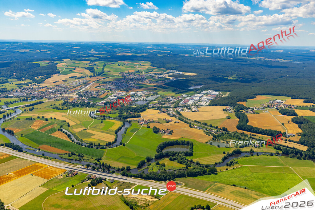 Die Luftaufnahme Oberdorf - Roding wurde 2022 vom Flugzeug aus (keine Drohne) erstellt. Hohe Auflösung -für große Poster und Wandbilder geeignet - Garantiert!