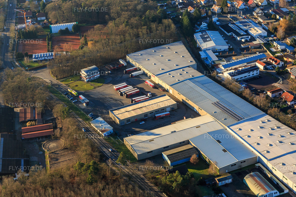 Luftbild: Hubert Eichenlaub Transporte und Spedition GmbH in Herxheim bei Landau im Bundesland Rheinland-Pfalz in Deutschland. Foto: IMG_076473.jpg vom 05.01.2015 durch Werner Riehm/FLY-FOTO.de