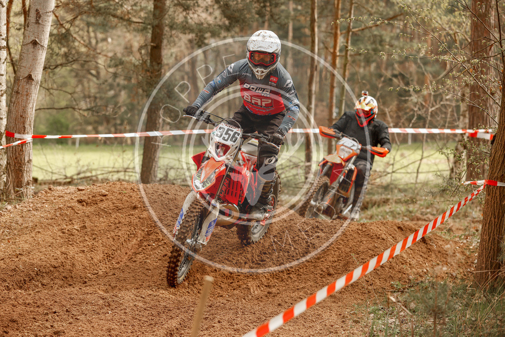 4TaktLauf1-540 | koppe-media - Realisiert mit Pictrs.com