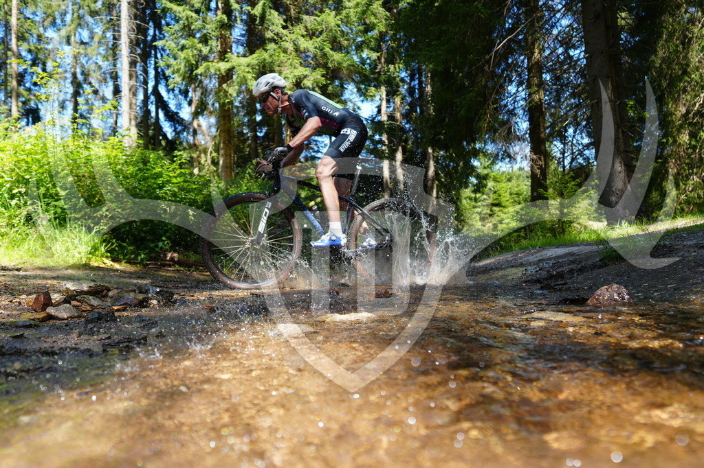 FC604723 | Fotogalerie der Treibjagd im Dunkelwald - Dein MTB Etappenrennen im Erzgebirge - Realisiert mit Pictrs.com
