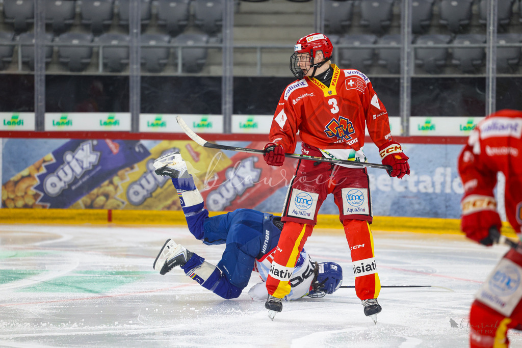 U18_EHCB vs EHCK_wb20260308-1148 | Sportbilder, Sportfotograf, Hochzeits- und Eventfotografin, Flugshows, Portraits und Tiershooting, Aviation, Downhill, Nationalleague, Swissleague, International