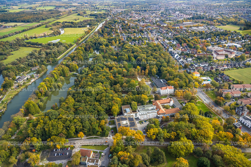 Hamm241015326 | Luftbild, Kurhaus Bad Hamm und Kurpark, MVZ Prof. Dr. Uhlenbrock und Partner - Standort Hamm Kurpark, Klinik für Manuelle Therapie, Datteln-Hamm-Kanal, Blick Ortsteil Mark, herbstliche Bäume, Uentrop, Hamm, Ruhrgebiet, Nordrhein-Westfalen, Deutschland