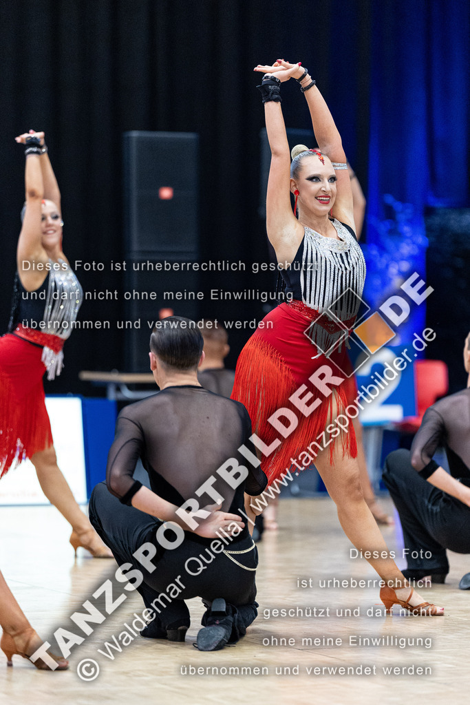 20240406-11178 | Hier finden Sie Tanz Bilder vom Latein und Standard Formationen tanzen. Sportbilder vom Tanzsport. Schöne Fotos und von Weltmeisterschaft, Europameisterschaft, Bundesliga, Regionalliga, Oberliga und Landesliga sowie von GOC Stuttgart, DanceComp, WM Bremen