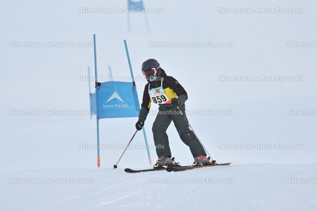 SRF_25.12.2025_0191 | Skirennfotos,Serfaus,Fiss,Ladis,Kinderskirennen,Winter,Tirol,Oberland,skirace,SFL,feelfree,weil wir's genießen,ski,Ski,skifahren,Sonnenplateau, - Realisiert mit Pictrs.com