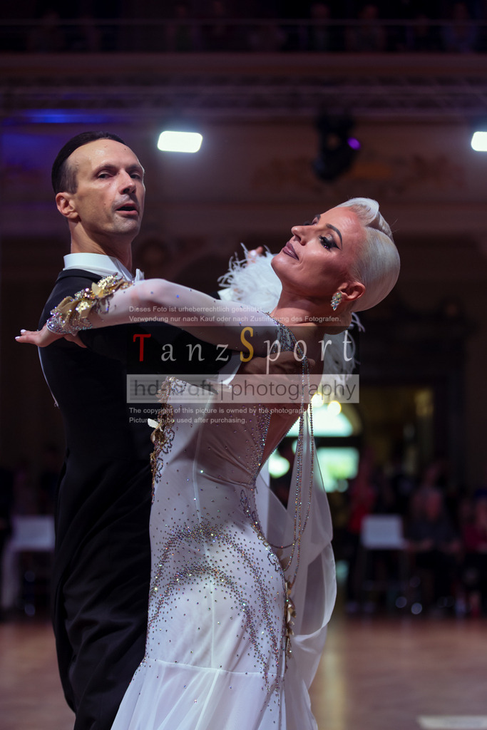 20250705_WDSF_Open_SenII_Std-dC25-2800 | Tanzsportbilder, Standardtanz, Lateintanz, WDSF, DTV, LTVB, dancecomp, goc, hessen tanzt, blaues band der spree, walzer, tango, wiener walzer, slowfox, quickstepp, samba, rumba, cha-cha-cha, paso doble. jive, hd-kroft photography, turniertanzsport