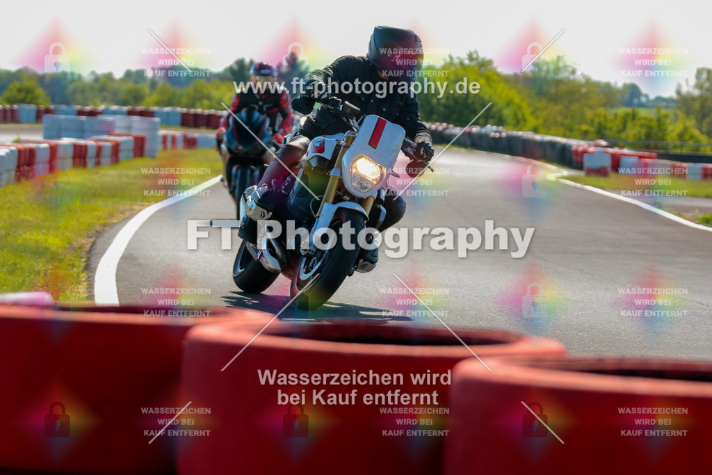 Moto-TeamOBK-21257 | Hier findet Ihr Bilder von Touristenfahrten auf der Nürburgring Nordschleife oder von anderen Veranstaltungen die ich besucht habe. Viel Spass beim Durch Schauen 