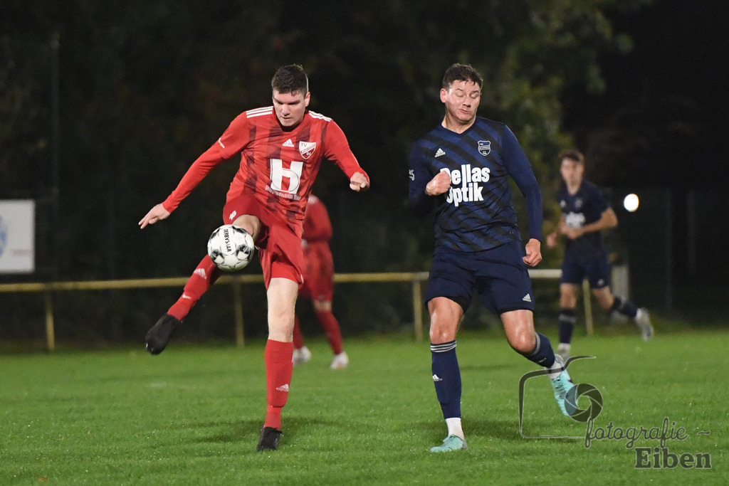 TV Metjendorf-SV Ofenerdiek | Herren Kreisliga; TV Metjendorf (rot)-SV Ofenerdiek (blau) am 09.10.2024; in Metjendorf (Am Sportplatz), Photo: Philip Eiben 2024 - Realisiert mit Pictrs.com