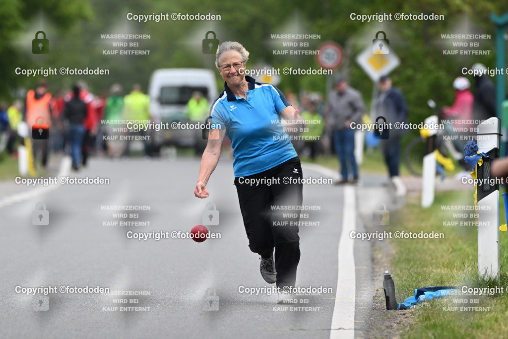 DSC_5923 | Friedchen Ahrends / Neuschoo Platz 4 = 1024mFrauen IV - Gummi