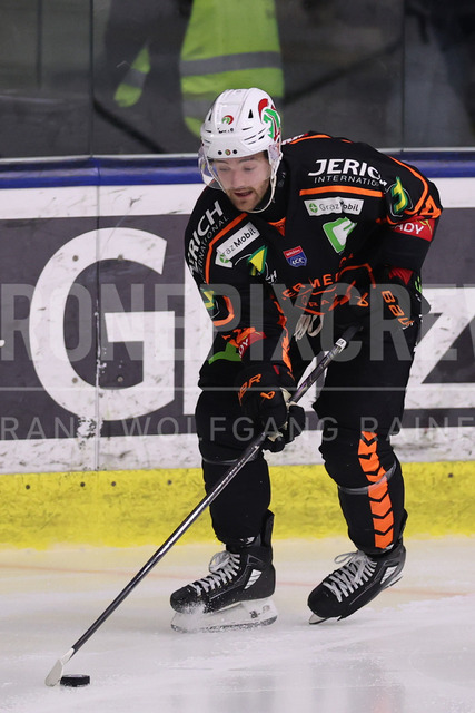 Moser Medical Graz 99ers vs EC iDM Wärmepumpen VSV – Ice Hockey    | Graz, Austria, 27.FEB.26 - ICE HOCKEY - ICE Hockey League, Graz 99ers vs Villacher SV. The image shows Josh Currie (99ers).     
