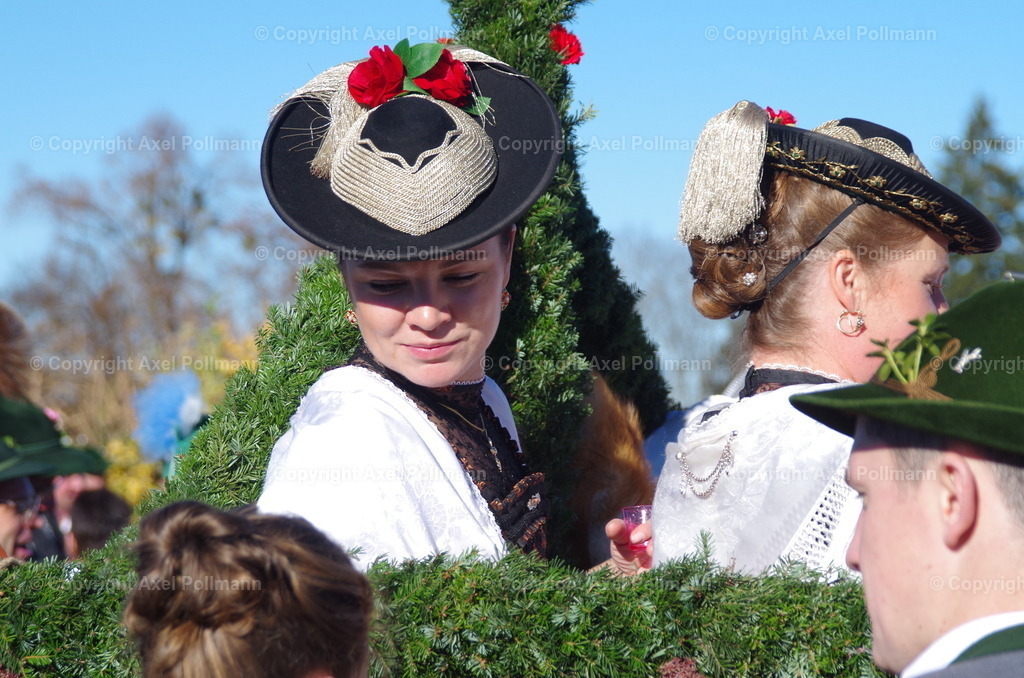 IMGP7692 | fotografiert von Axel PollmannLeonhardi Wallfahrt Benediktbeuern und Murnau, Fronleichnam, Fasching, Landschaft im Loisachtal und Benediktbeuern  - Realisiert mit Pictrs.com