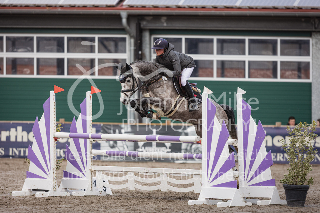 230411_Mühlen_03SprPf-L-329 | Deine schönsten Turniermomente als professionelle Fotos! Entdecke hochwertige Pferdesport-Fotografie im Online-Shop. Jetzt Fotos finden & bestellen!