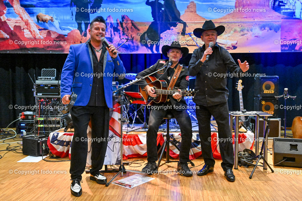 Kronstorf_ Pete Art and Band_ Herbert Prohaska_ 14.10.2023-2 | 14.10.2023, Kronstorf, AUT, Pete Art and Band im Bild Pete Art and Band, Herbert Prohaska und Michael Stone