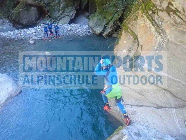 PC020052 | Bestelle die Bilder deines Berg- oder Wasser-Abenteuers mit Mountain Sports bequem von zu Hause aus direkt über unseren Online Fotoshop von pictrs.com. - Realisiert mit Pictrs.com