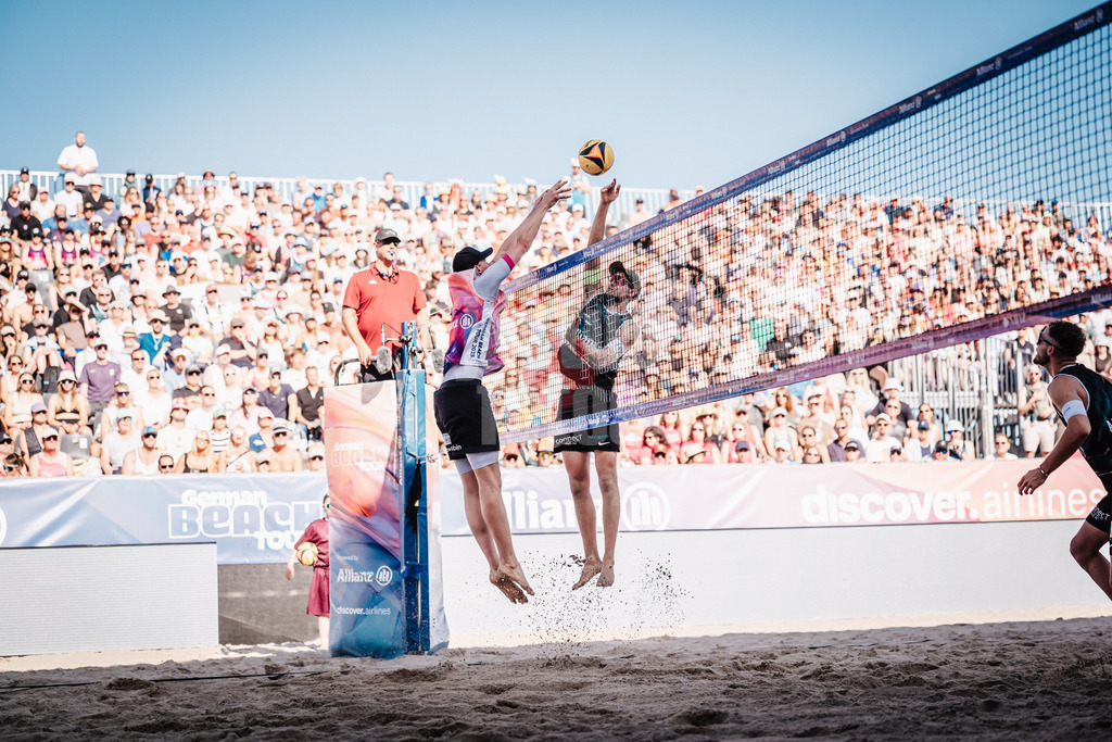 Beachvolleyball | Männer | Deutsche Meisterschaften 2025 Timmendorfer Strand | 06.09.2025 | v.l. Robin Sowa gegen Benedikt Sagstetter