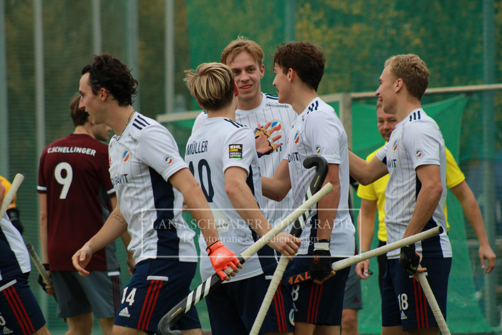 Hugo von Montgelas , Linus Müller , Tim Seagon , Mario Schachner , Mannheimer HC - Münchner Sportclub , Saison 2022/2023 | lanaschraderfotografie - Realisiert mit Pictrs.com