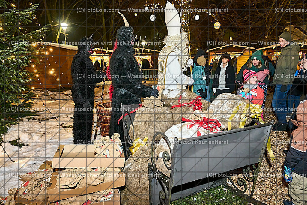 ALP4812_Wieselburger Advent_NikolausAbend | (C)FotoLois.com, Alois Spandl, WIESELBURGER ADVENT, der Nikolaus kommt zu den Kindern und bringt Geschenke, Fr 8. Dez. 2023.