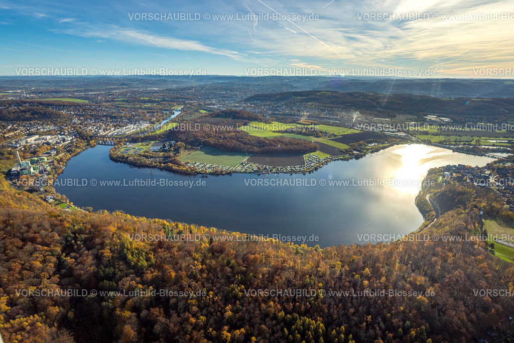 Wetter251104387 | Luftbild, Harkortsee mit Blick nach Herdecke und Hagen-Vorhalle, links Kaisberg Wald und Campingplätzen Caravanverein Wassersportverein Harkortsee (CWVH) und Wassersportverein Campingverein Hagen e.V., blauer Himmel mit Wolkwn, herbstliche Bäume, Wetter, Ruhrgebiet, Nordrhein-Westfalen, Deutschland