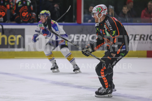 Moser Medical Graz 99ers vs EC iDM Wärmepumpen VSV – Ice Hockey    | Graz, Austria, 27.FEB.26 - ICE HOCKEY - ICE Hockey League, Graz 99ers vs Villacher SV. The image shows Korbinian Holzer (99ers).     