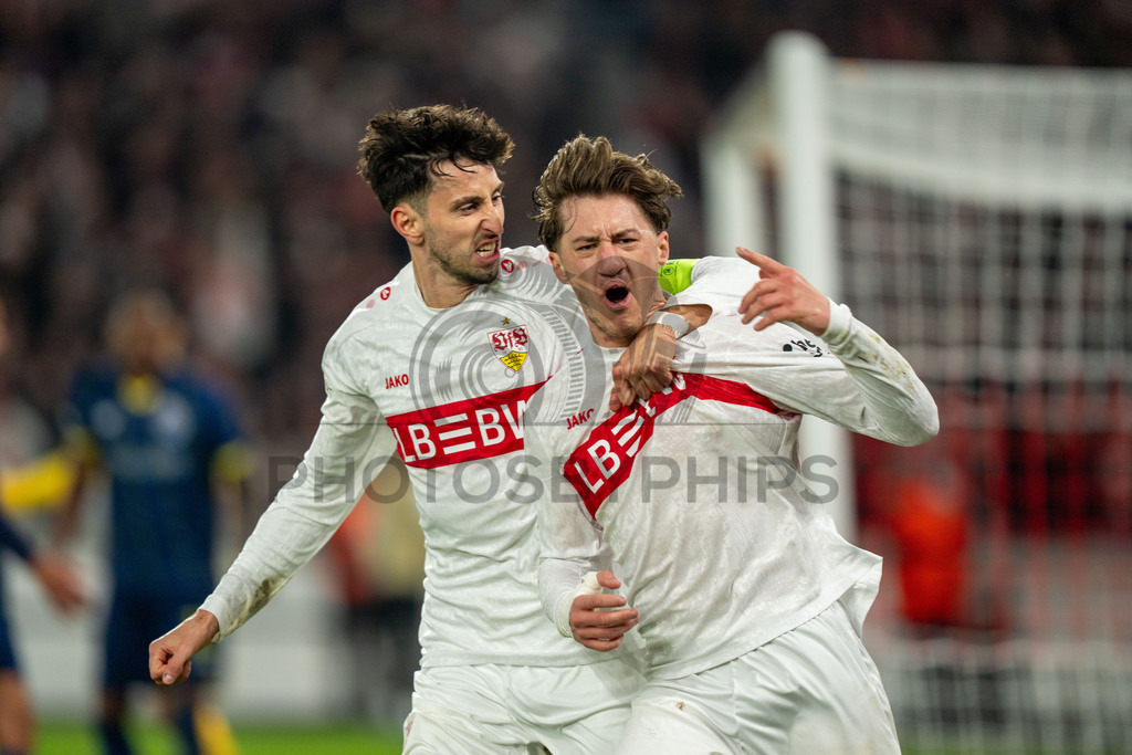 VfB Stuttgart vs. FC Porto, Fussball, Europa League, Achtelfinale, Hinspiel, 12.03.2026 | Zu früh gefreut, Angelo Stiller (VfB Stuttgart, #06) jubelt nach seinem Treffer zum 2:2 mt Atakan Karazor (VfB Stuttgart, #16) welches aberkannt wird,VfB Stuttgart vs. FC Porto, Fussball, Europa League, Achtelfinale, Hinspiel, 12.03.2026Foto: photosbyphips/Philip Ziegler