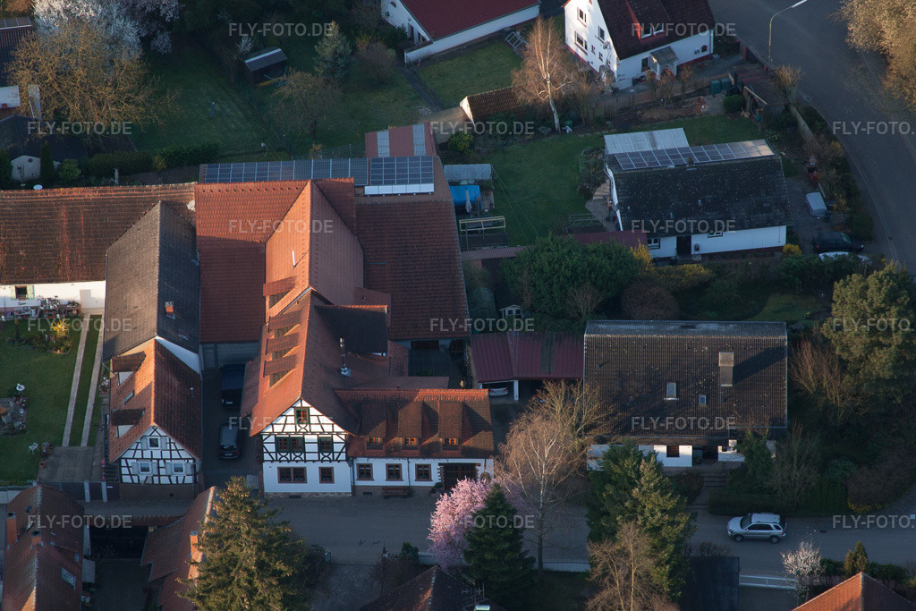 Luftbild: Weinstube Vogler im Ortsteil Heuchelheim in Heuchelheim-Klingen im Bundesland Rheinland-Pfalz in Deutschland. Foto: IMG_63106.jpg vom 20.03.2014 durch Werner Riehm/FLY-FOTO.de